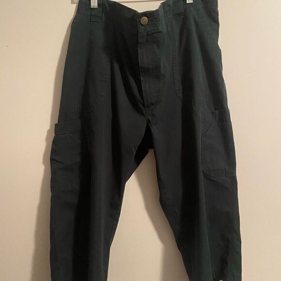 Carhartt Green Cargo capris, size XL - Picture 1 of 4